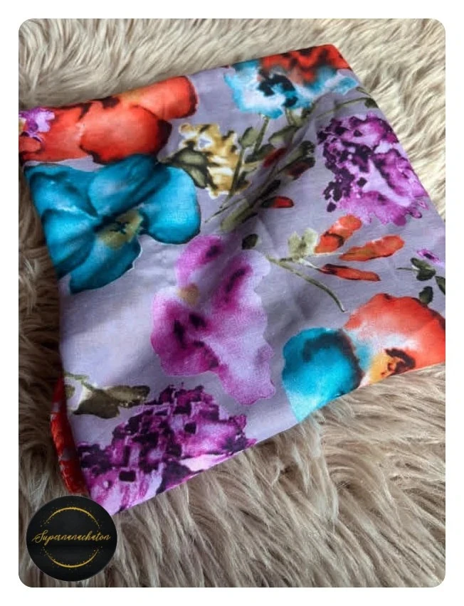 Gran pañuelo de seda con estampado floral Zambak – Rosa Violeta y ribete naranja – photo 2